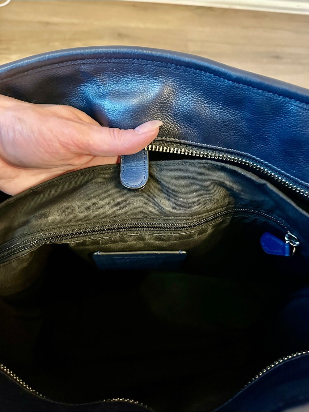 Coach Vintage Blue Navy Color Block Leather Perry Business Tote with Black Trim - Picture 9 of 16